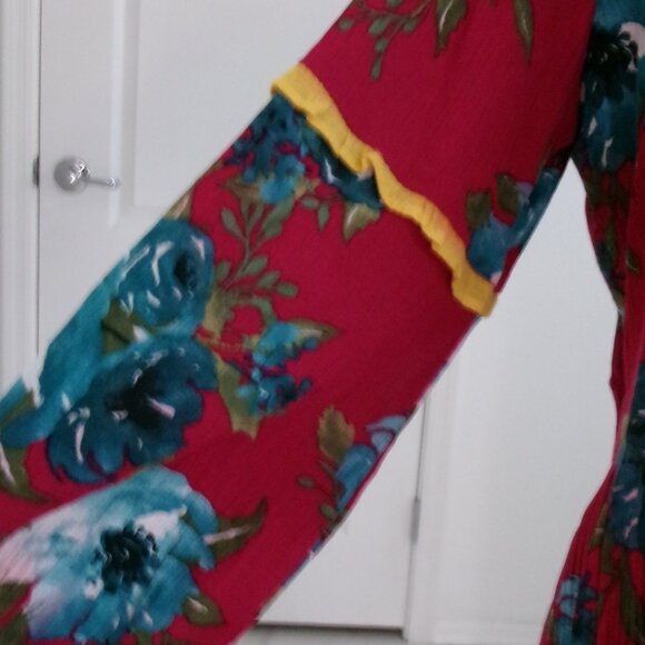 New Pioneer Woman Flowy Gauze Floral Print Boho Top Blouse S Fuchsia Red Blue - Picture 4 of 12